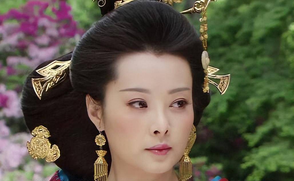 傅昭仪:汉元帝宠妃,差点让王政君母子被废,身后依然一场空_史丹_儿子