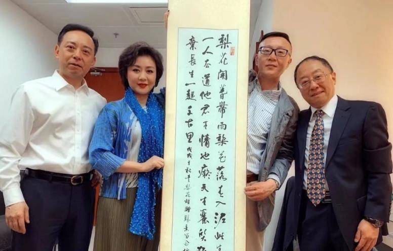 京剧大师于魁智和梁以薇的爱情:一个爱吃西餐,另一个爱吃炸酱面
