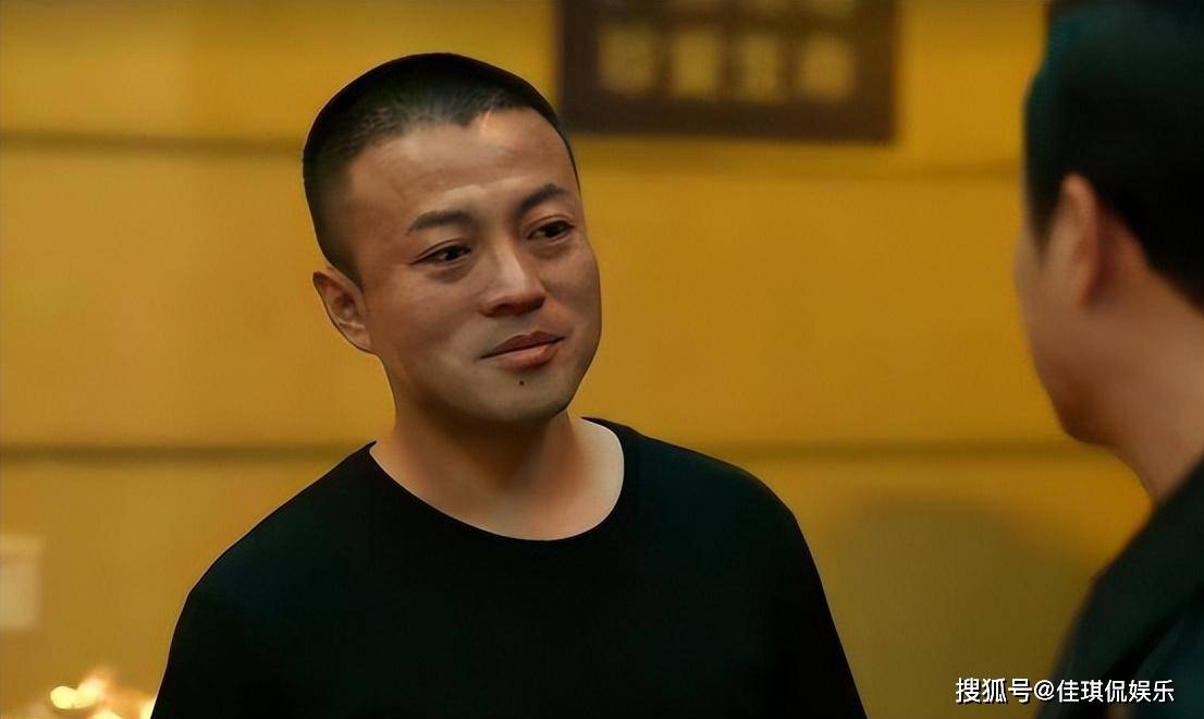 父亲是圈内名牌编剧,媳妇是演员,本可轻易成名,他偏从龙套做起_林家川