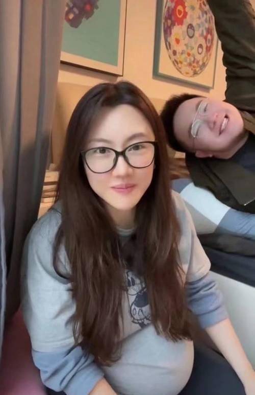 搞定婆婆宋丹丹,嫁给小自己7岁的巴图,半年给他赚3600万不简单_王博谷