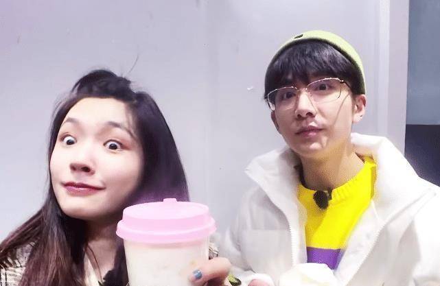 原创张新成和林允明明是朋友,却邀请她去亲子乐园玩,林允一句话道出