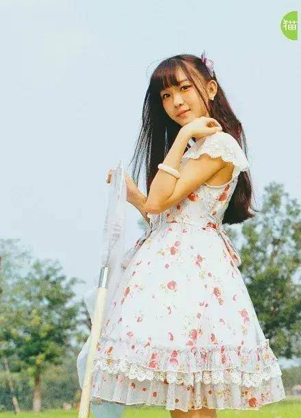 原创北大校花,接受采访时谈演艺圈潜规则挣百万的背后复杂,多元_梦想