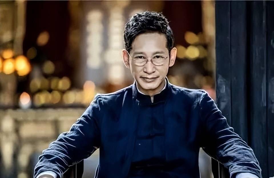 人们只记得他在《大明王朝1566》中饰演的总管大太监"杨金水",以及