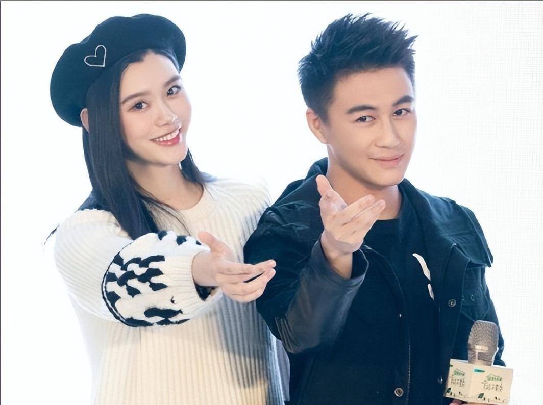 原创何猷君等奚梦瑶吃饭,放下筷子的那一刻,暴露了真"面目"_节目_背景