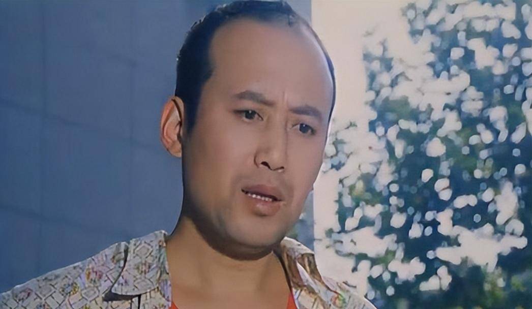 这个时候,有人推荐了上过春晚的小品演员郭达.