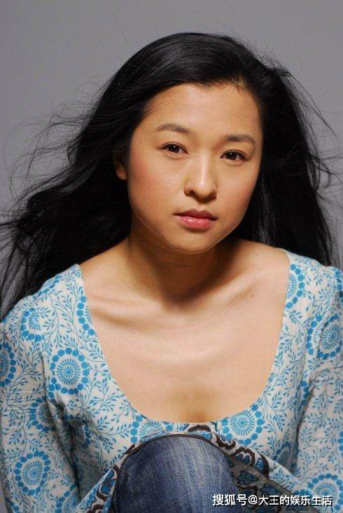 魏小军:40岁走红,45岁"消失",如今新身份露面惊艳众人_表演_观众_角色