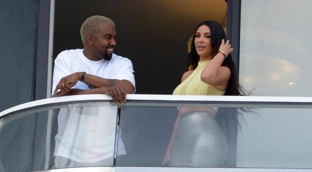 卡戴珊与侃爷离婚后首次发声,提起前夫大哭,细品:在内涵侃爷?