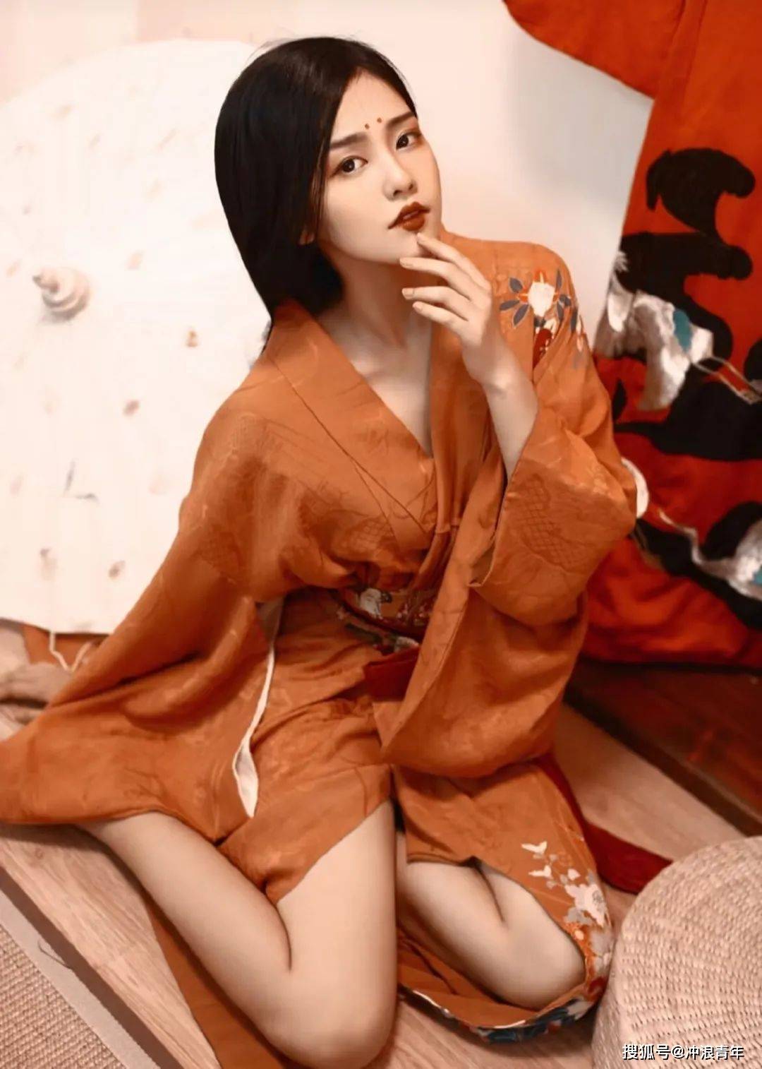 爆料:脱衣舞lisa和淫窝萝莉岛的瓜?吴签被化学阉割?白鹿擦边球?