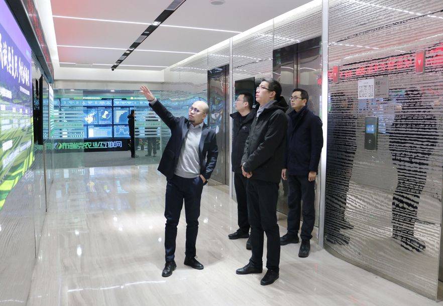 新疆阿图什市委副书记李铭一行莅临布瑞克农业互联网参观考察_数字化