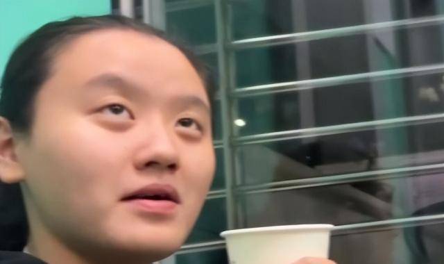 "爷孙情"林靖恩近况曝光,流浪街头无人收留,头发稀疏举止邋遢_生活