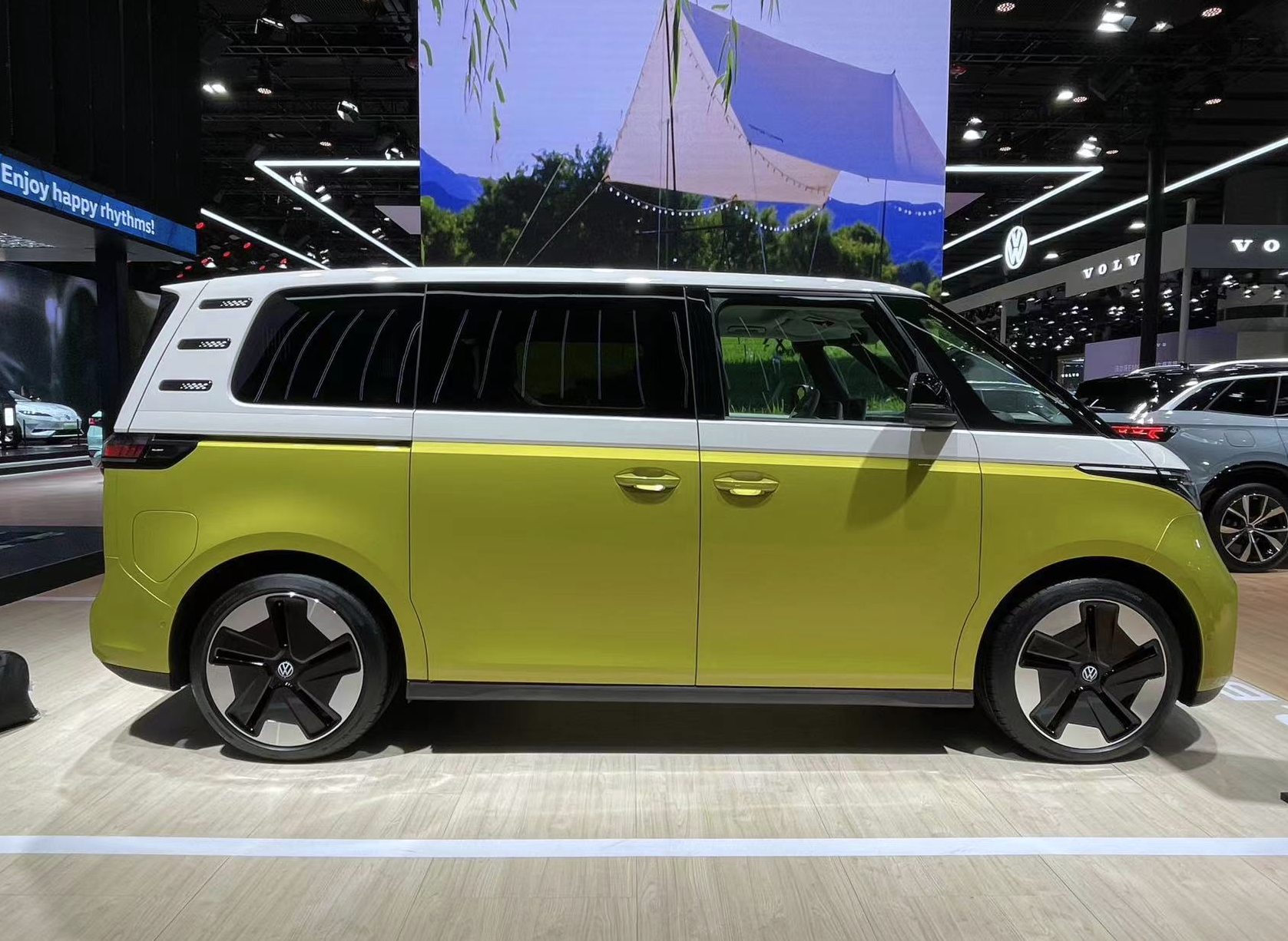 致敬经典面包车t1,大众id.buzz终于要来了,售价50万还能打吗?