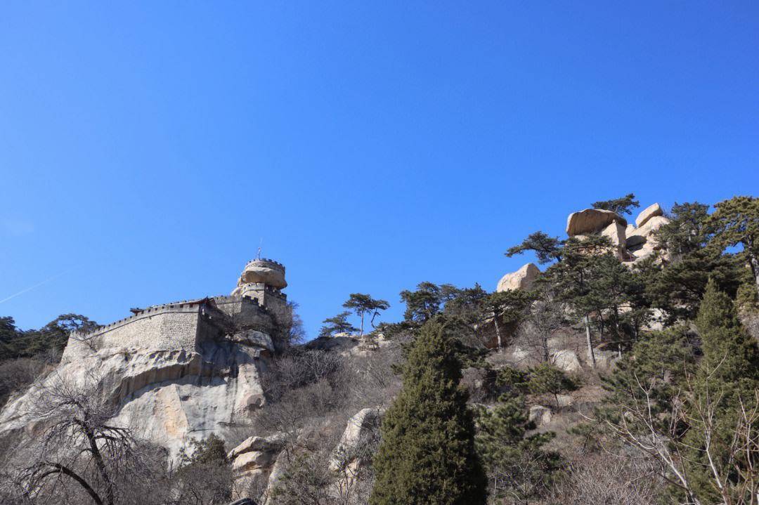 遼寧一座山,曾是東北名山之首,名勝古蹟眾多,是國家區