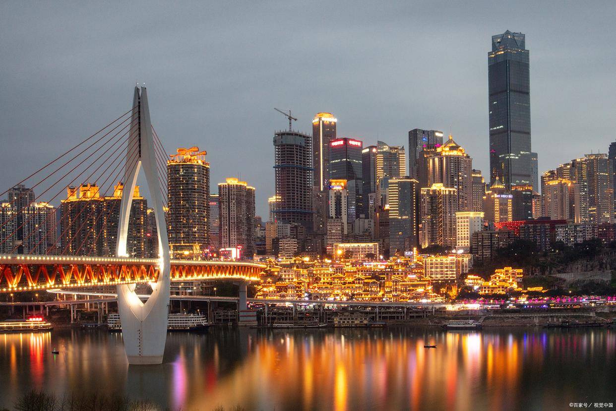 到洪崖洞旅游怎么联系当地导游,重庆自由行导游一般需要多少钱_费用