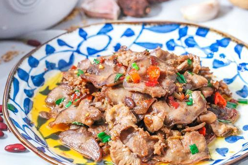 分享8道备受男人青睐下酒硬菜,春节家宴喝酒吃正合适!_食材_小米_猪皮