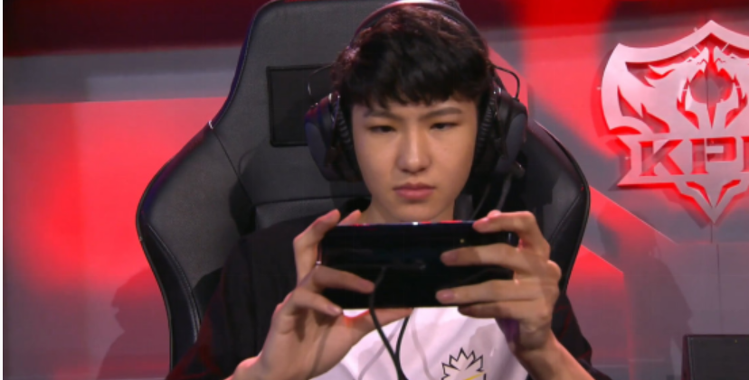 一诺获得年度电竞运动员!