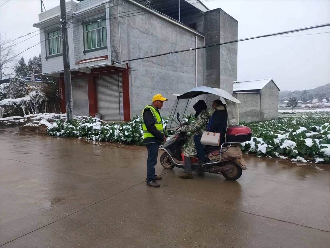 立新镇:交通劝导为"春节" 道路安全保驾护航_各项措施_工作_宣传