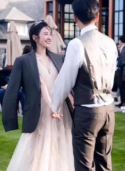 4位不滥情的男星:名气大,地位高,却专情一人,打着灯笼都难寻_李健