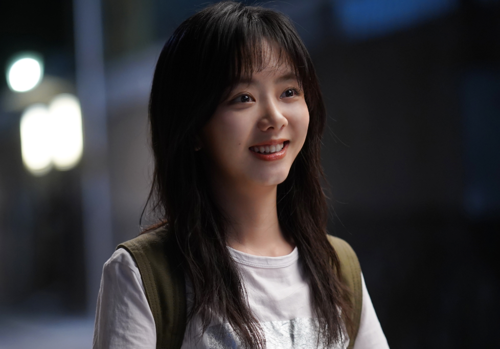 事实证明,33岁的"国民闺女"谭松韵,早已"退圈"成功_父母_女儿_表演