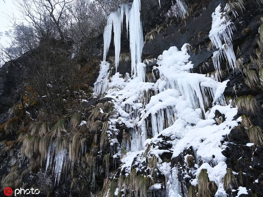 贵州铜仁梵净山现冰挂冰瀑美景 珑珑剔透宛如仙境 搜狐大视野 搜狐新闻