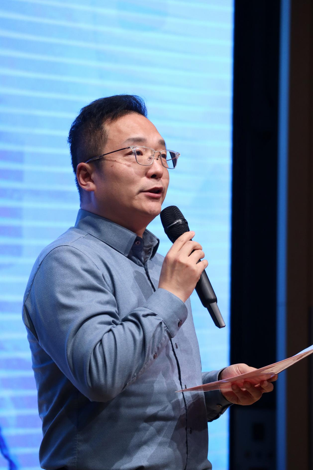 上海越剧院院长吴巍在致辞中说,单仰萍老师是当代越剧界的杰出代表