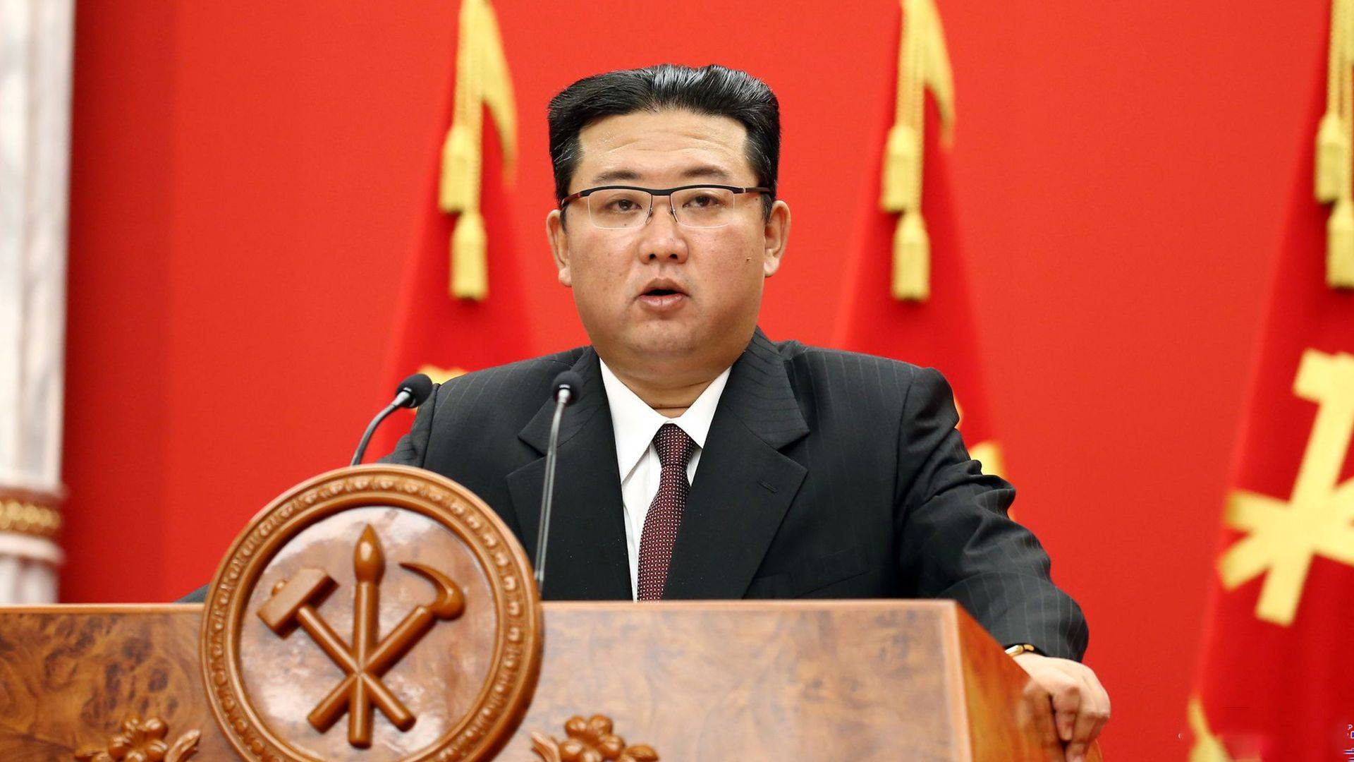 美军重兵集结半岛周边海域，我外交部副部长孙卫东访问朝鲜