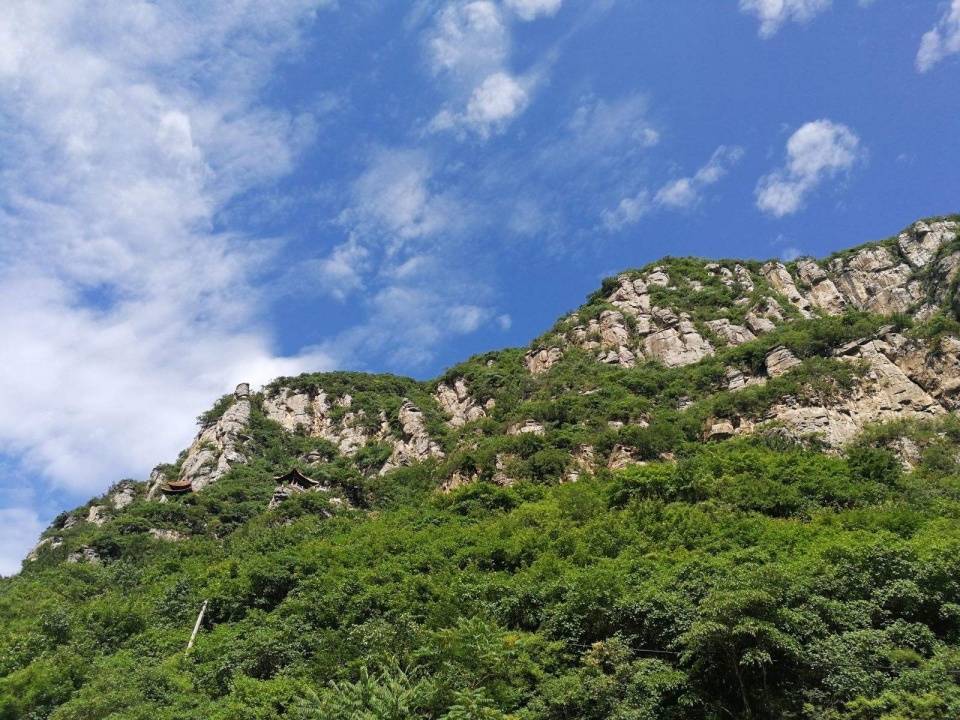 这里就是五龙洞国家森林公园,位于河南安阳市林州市,是一个地处偏远且