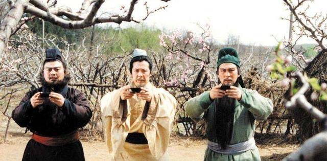 张飞,关羽和刘备,桃园义结金兰,但刘备和谁关系更亲密呢?