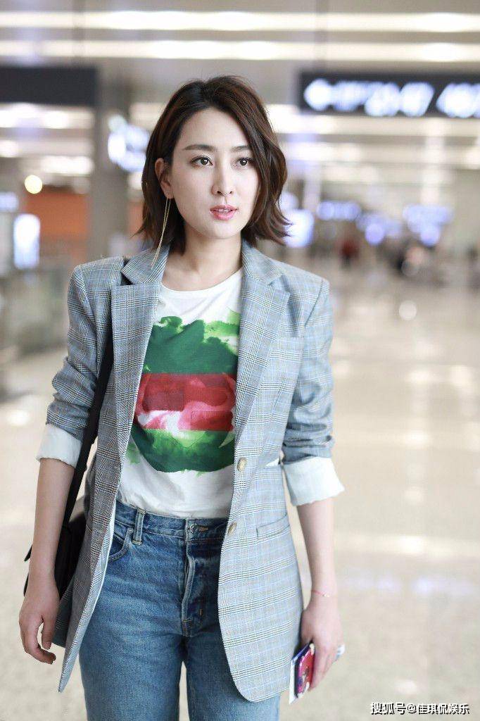 离开了美颜滤镜,素颜顶多算个村花_李小璐_明星_形象