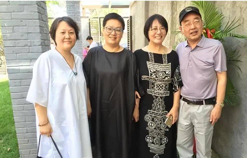 歌唱家佟铁鑫:离婚后独自抚养儿子,40岁二婚娶女富豪收获幸福_生活