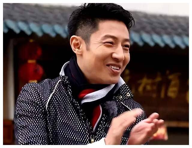 撒贝宁问董宇辉,刘德华到直播间出场费是多少?