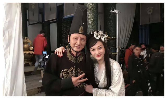 杜玉明:12岁与妻子相识,婚后生一子,妻子喜欢我光头_故事_支持_感情