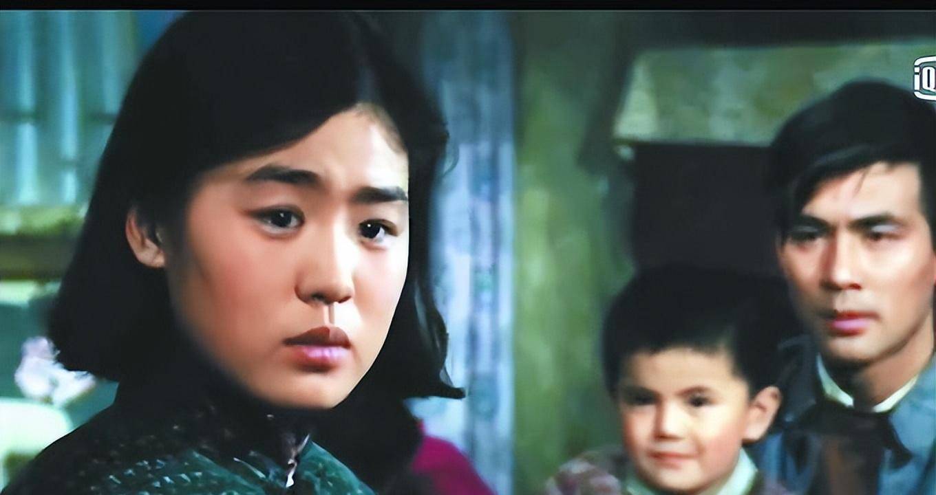 1981年,19岁的丛珊不停流眼泪,她说:我怕他胸口的毛,吓人_朱时茂_谢晋