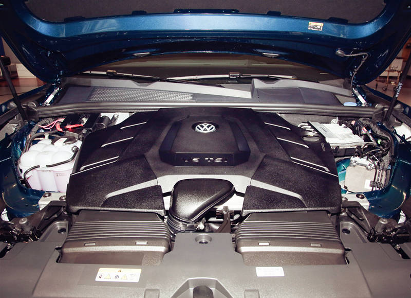 动力方面,这台22款大众途锐搭载着ea839的v6 3.