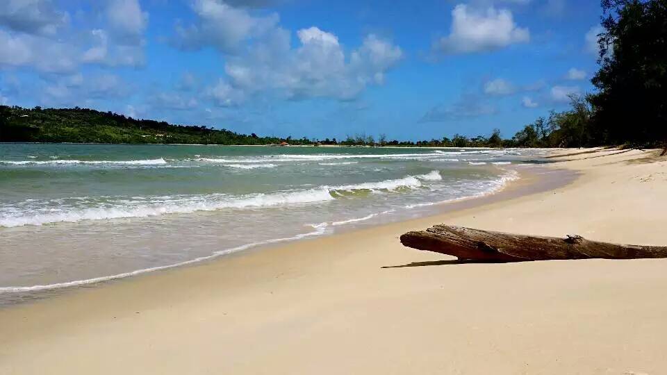 逃离都市喧嚣:七星海的宁静假期体验_旅行者_沙滩_自然