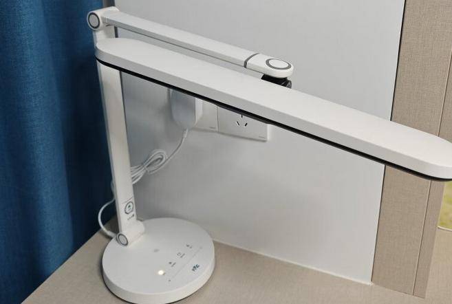 护眼灯买哪种好一点？2024年最全护眼台灯选购攻略