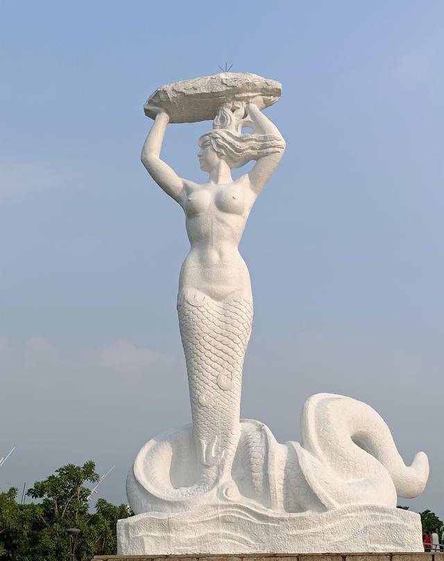 《通鉴外纪》又以伏羲,神农,共工为三皇.