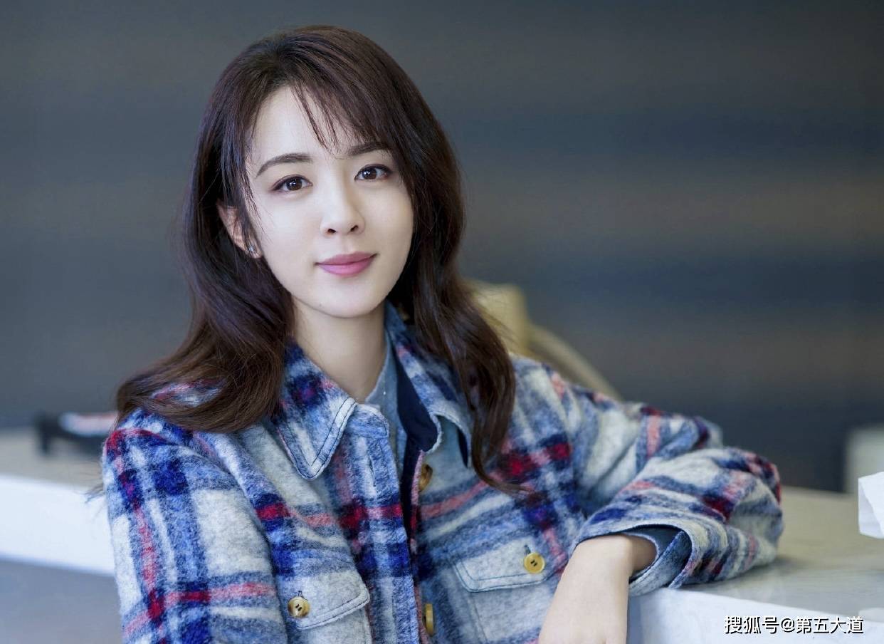 清一色实力派加盟,这部苦等一年的客厅喜剧终于来了_观众_教育_角色