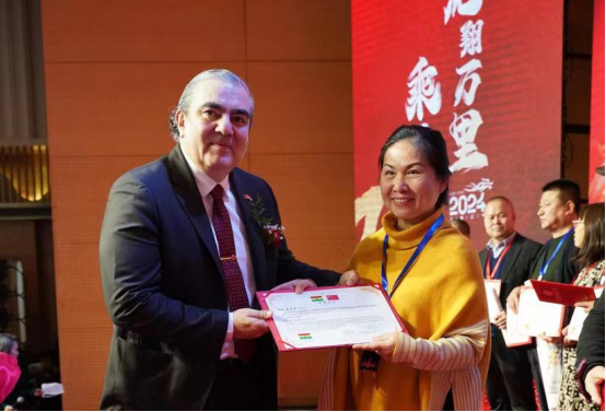 书画家李卉卉受邀参加中玻文化交流活动_中国_书画展_国际