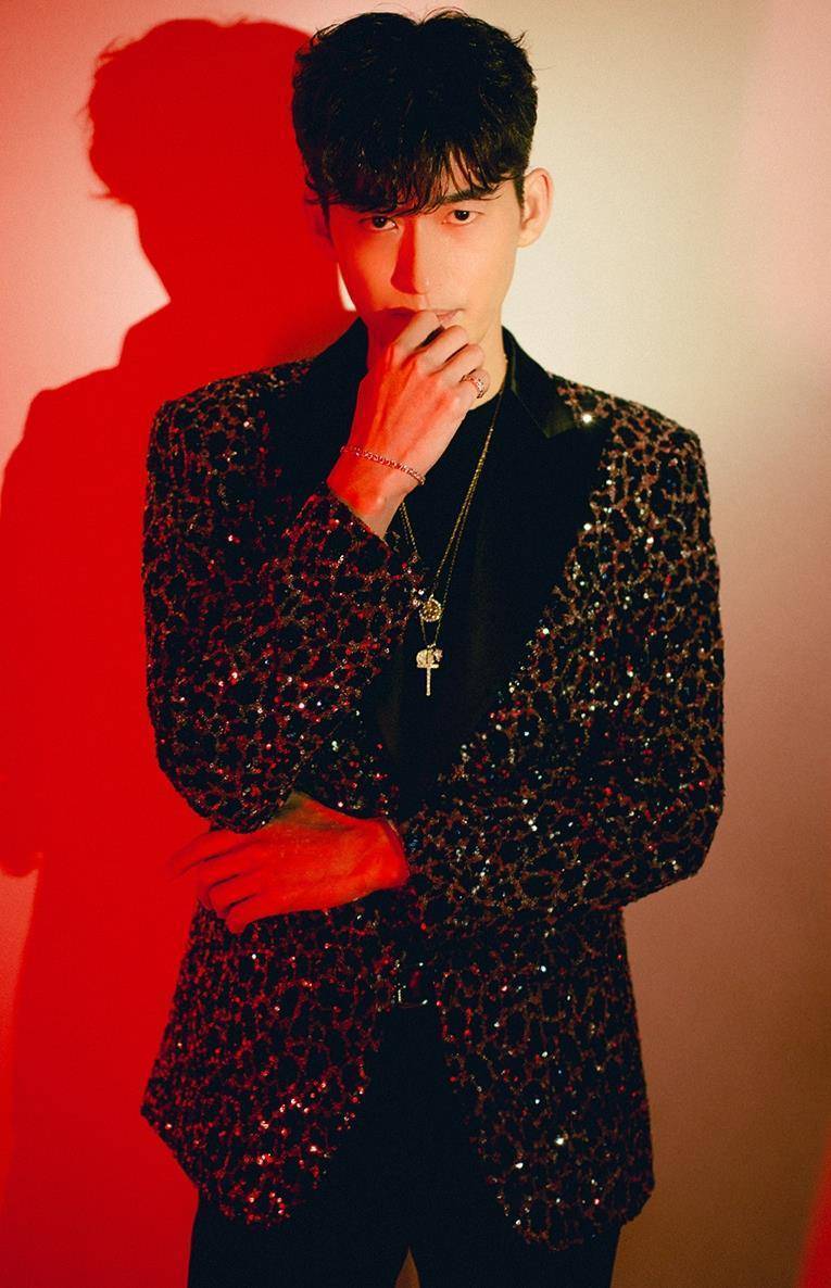 张翰偶像包袱太重,干农活也不忘耍帅,这精致程度也是没谁了!