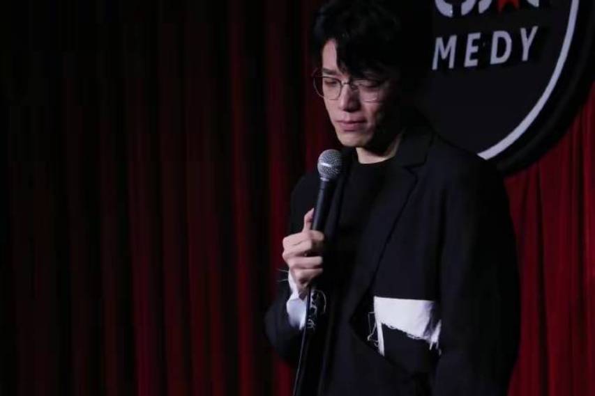 脱口秀明星杨波恋情丑闻曝光,竟劈腿粉丝_女友_错误_女生