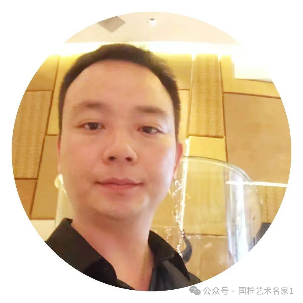 男,汉族,非遗蛋雕传承人朱永青先生出生于江西省南昌市进贤县温圳镇
