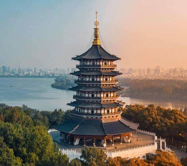 江苏作家张金龙|雷峰塔与断桥(组诗)_白娘_西湖_中国