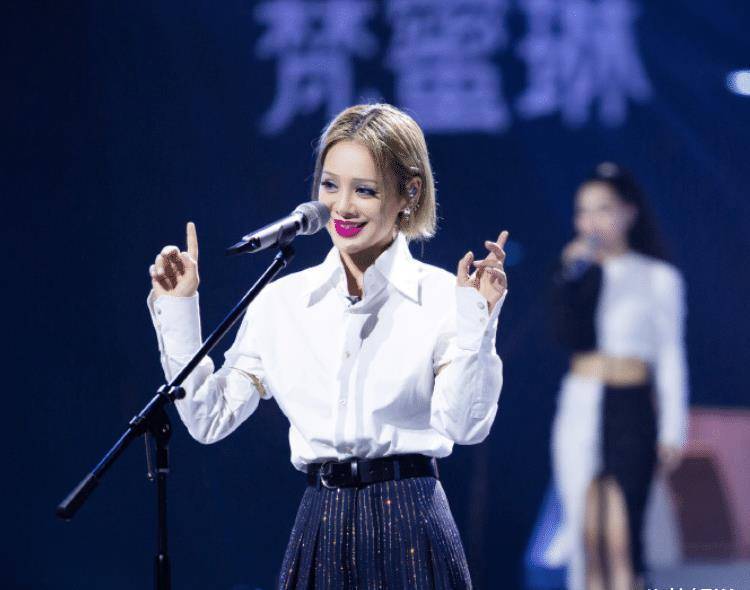 中,张萌提到,其他姐姐们都开始参与各种商演或活动代言,但宁静一直待