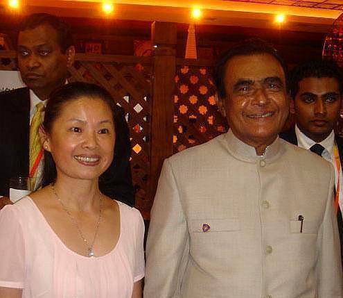 古墓上面清一色全部刻有"锡兰"二字,经过历史学家的认真考证,确认这个