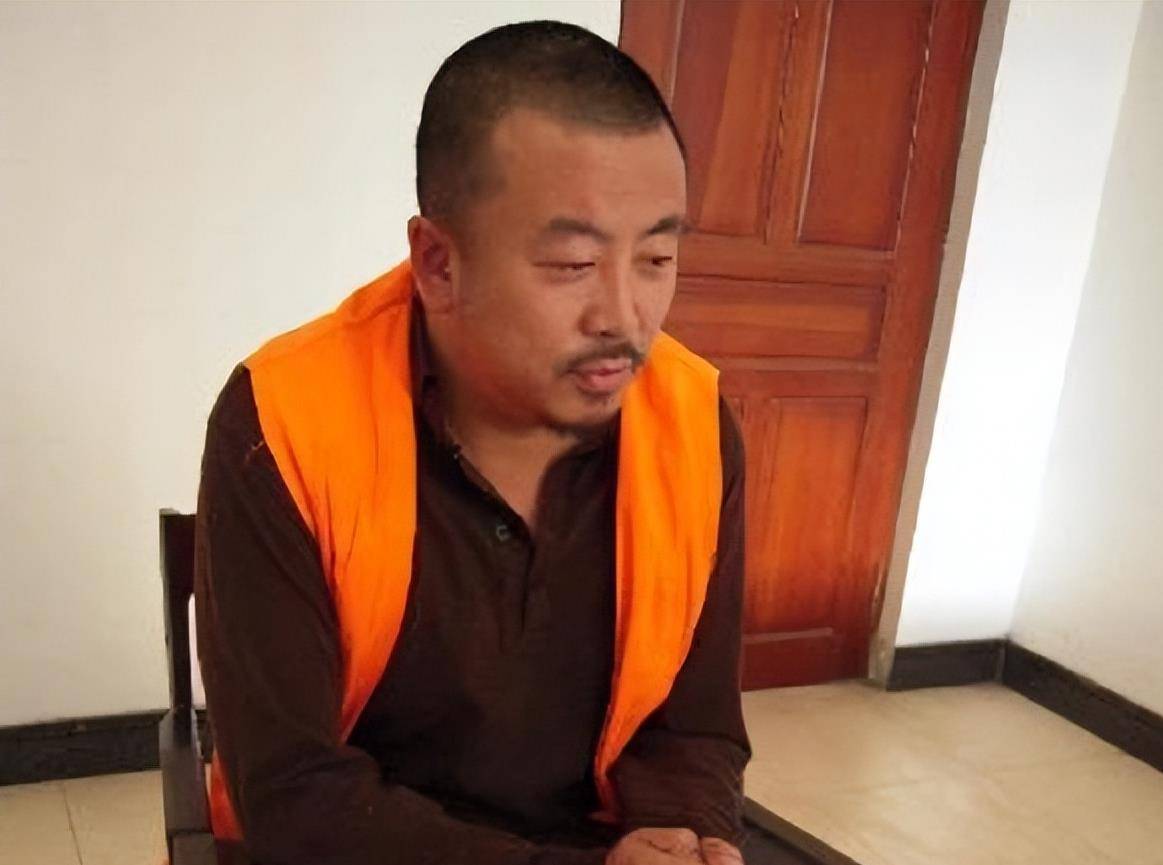 《潜伏》里的"盛乡",潜逃13年因作品太火被捕,出来后现状如何_吉世光