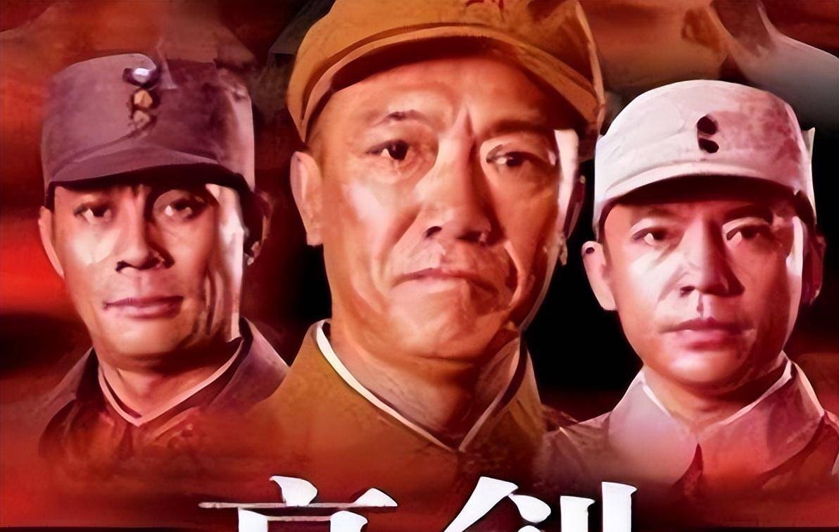 "就这样,1992年,29岁的何政军与范雨在北京举行了一场简单而温馨的