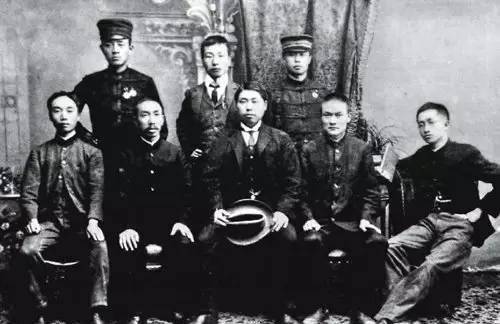 宋教仁被刺:"半吊子"刺客,不简单的案情_应桂馨_上海火车站_同盟会