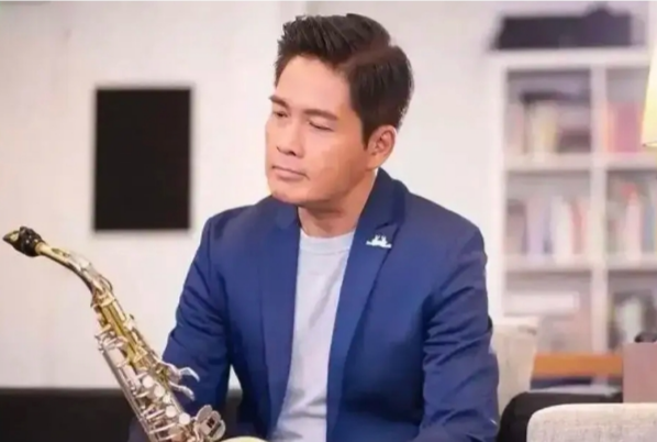 原创56岁tvb男演员郑启泰去世才求婚成功女友网友感慨是好演员