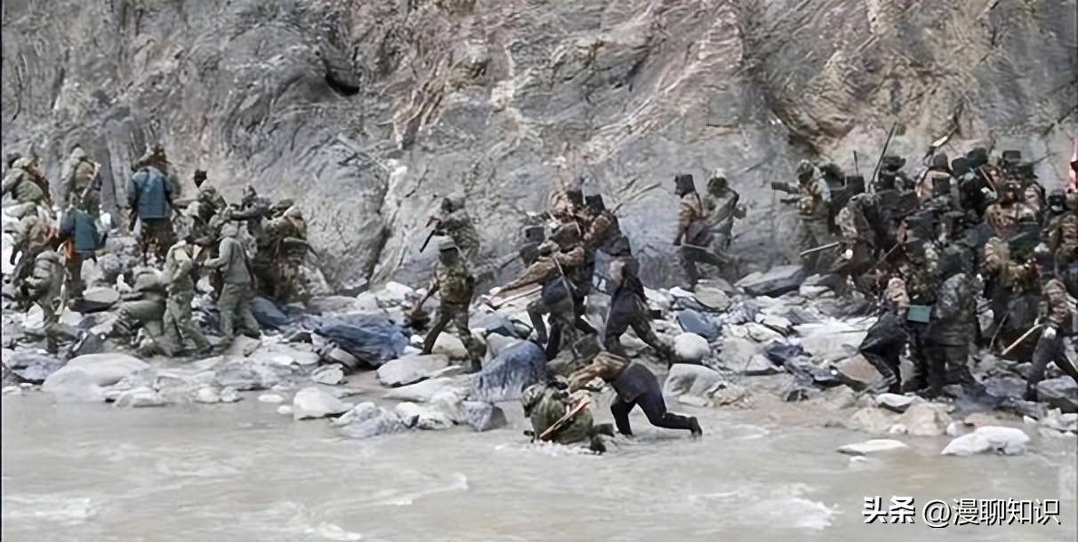 据报道,士兵们在没有使用枪支的情况下进行了近身肉搏,中印双方在冲突
