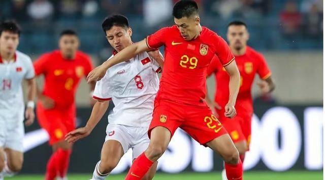 范志毅针对中国足球的建议：学习个人能力和提升体能水平
